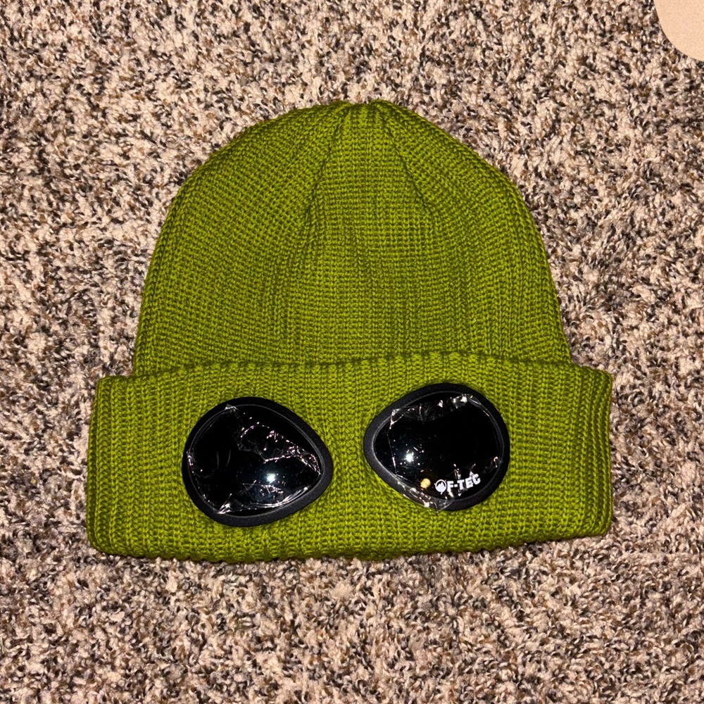 FTP ‘Goggles’ F-Tec cable knit beanie in Olive.NWT (SS25)
